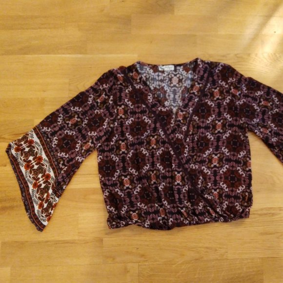 ABOUT A GIRL BRAND PURPLE CROP BOHO TOP BLOUSE SIZE MEDIUM - Picture 1 of 4